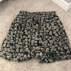 cute summery brandy melville skirt!